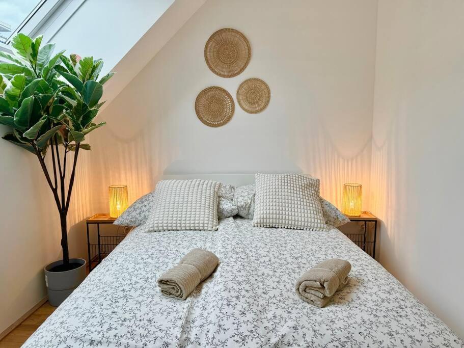 Rooftop Apartment With Balcony & Free Parking Wenen Buitenkant foto